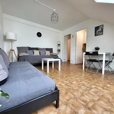 Apartment St-quentin-en-yvelines Plusieurs Avec Parking *